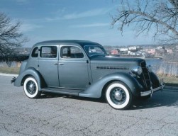 Plymouth - 1935